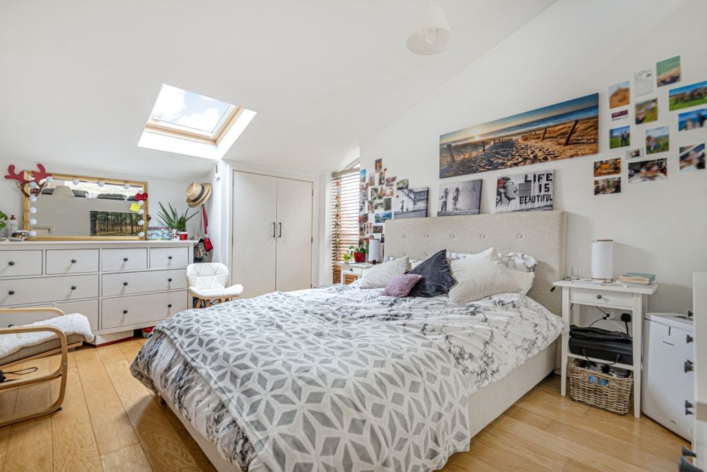 Property photo 2 of 6 685057 (4)