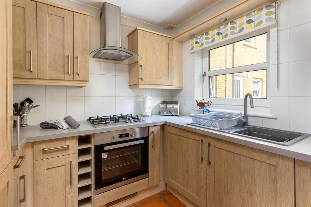 Property photo 3 of 20