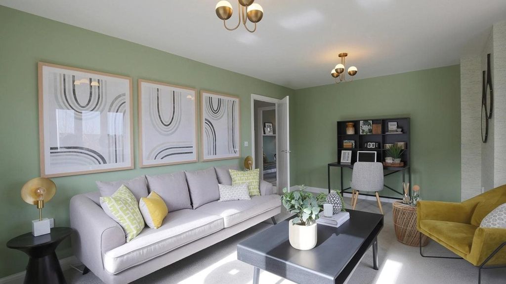 Property photo 3 of 8 Lounge