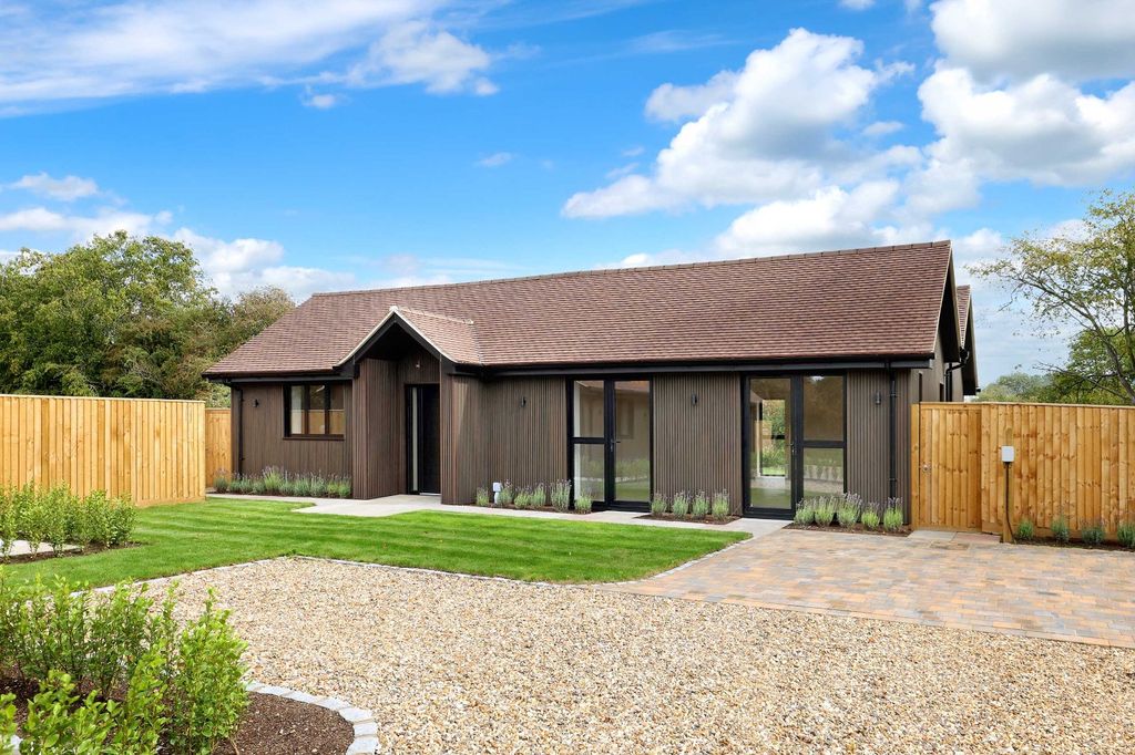 Property photo 1 of 19 Picture No. 05