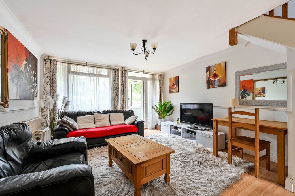 Property photo 2 of 12