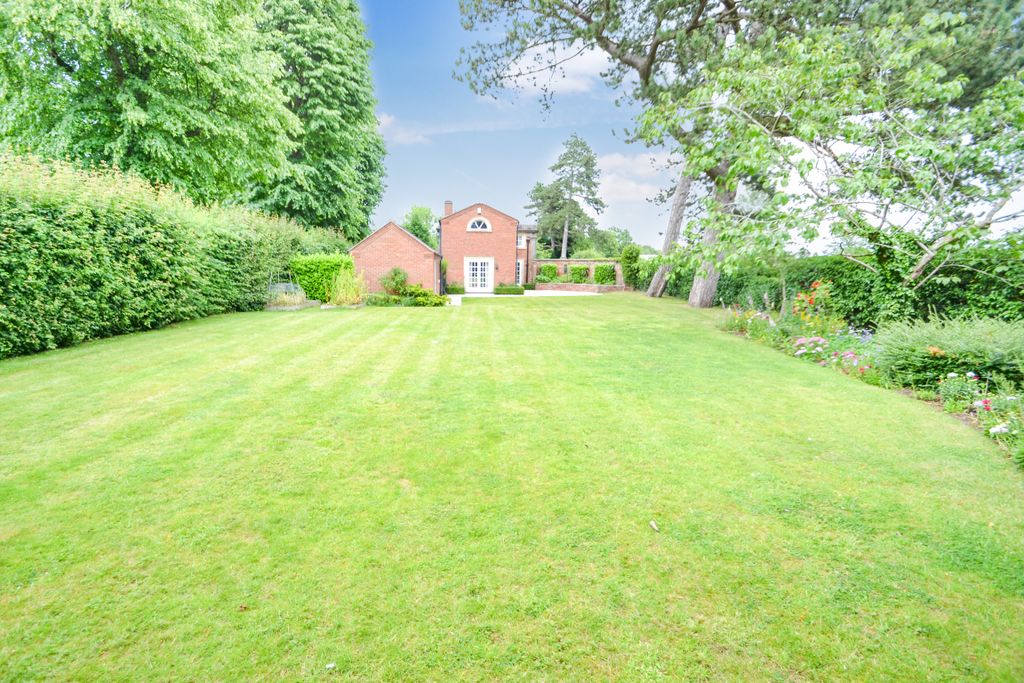 Property photo 2 of 22 Rear Garden