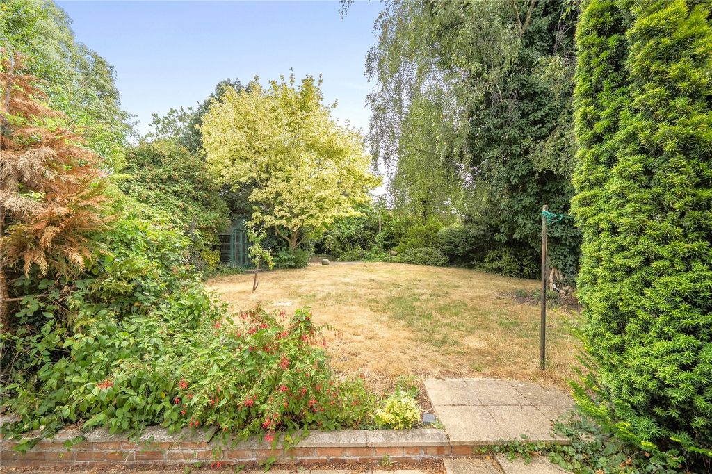Property photo 2 of 17 Picture No. 11