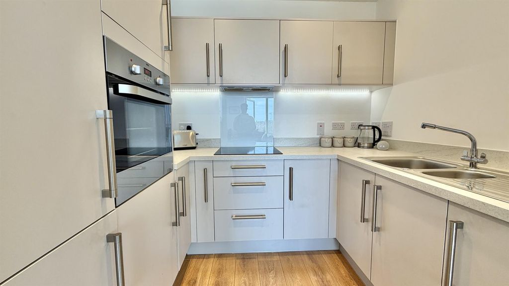 Property photo 3 of 11 New Build For Sale 1Bed For Sale By Barrain London