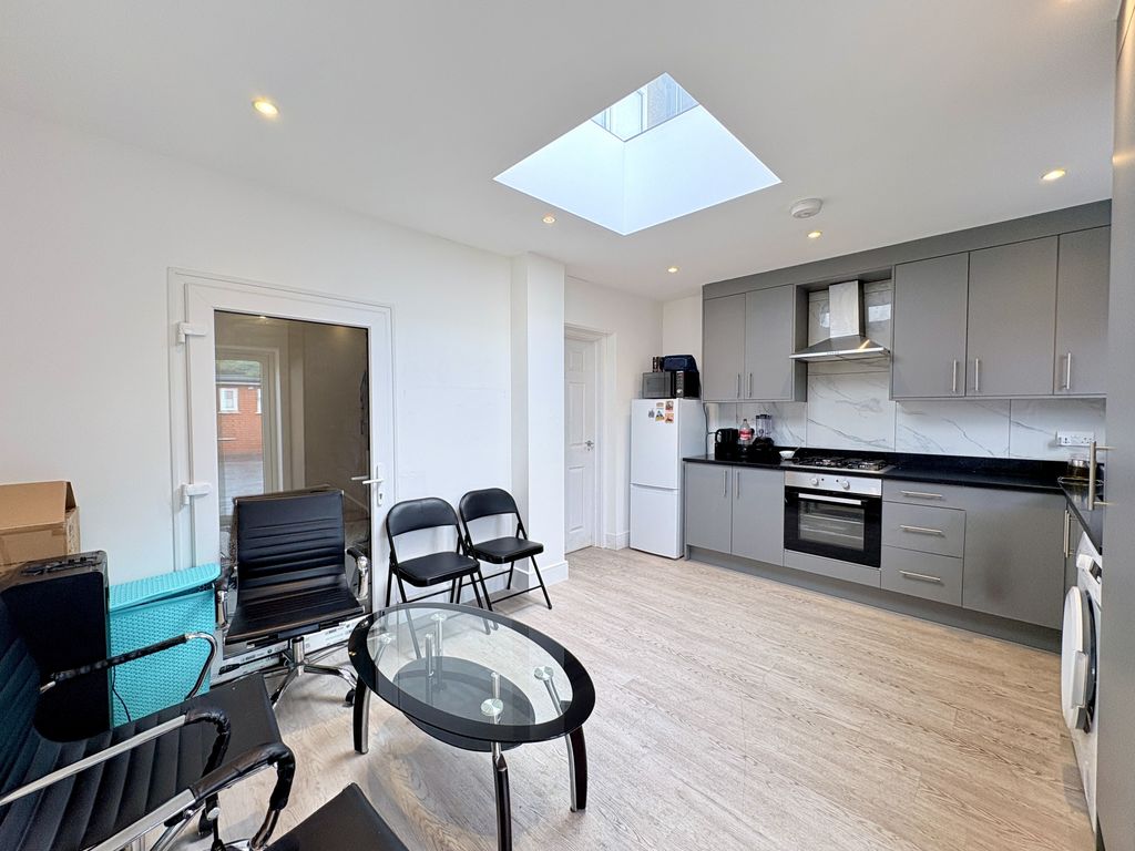 Property photo 3 of 24