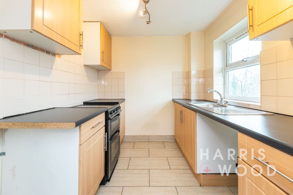 Property photo 2 of 17 3889151