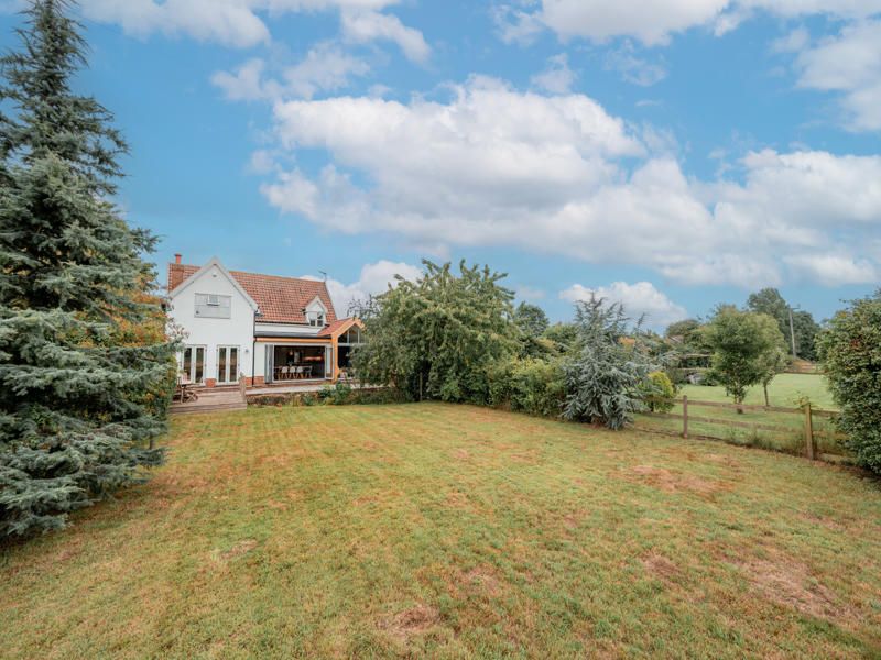 Property photo 2 of 28