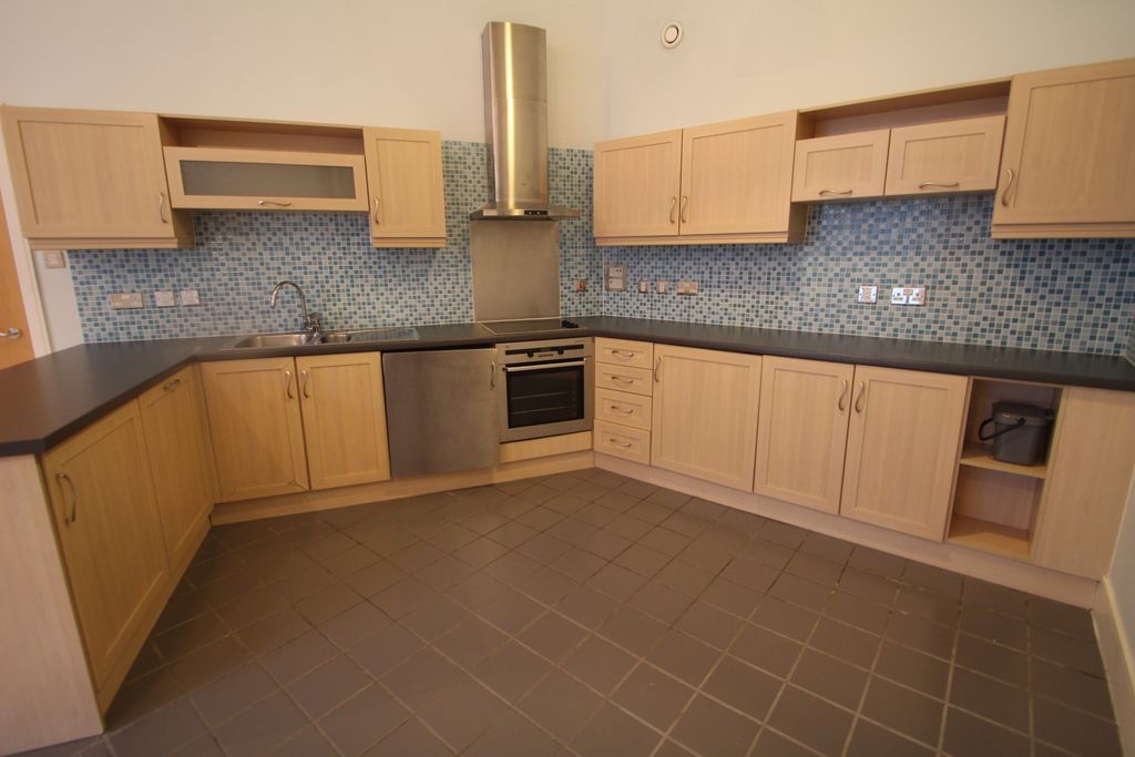 Property photo 2 of 8 Kitchen