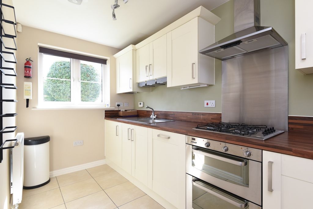 Property photo 3 of 20 4348043