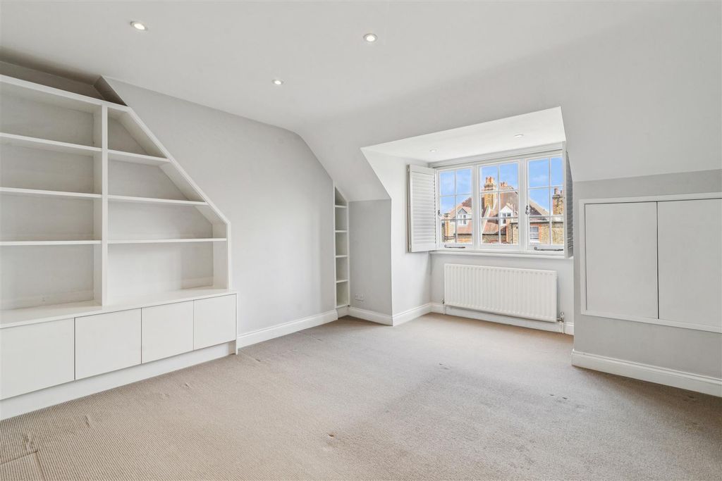 Property photo 2 of 11 Priory Avenue, W4 - For Sale