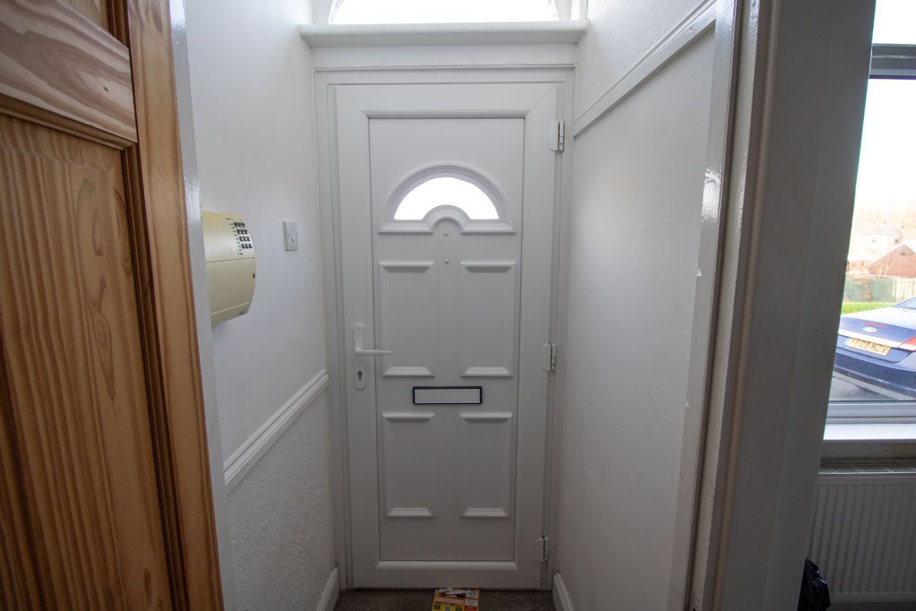 Property photo 2 of 13 Entrance Vestibule