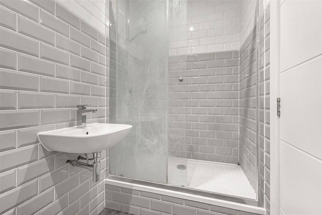 Property photo 3 of 10 6_54485.Jpg