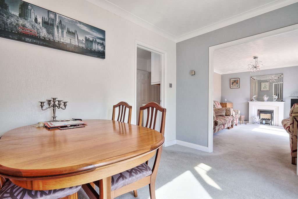 Property photo 3 of 38 52