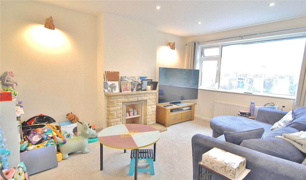 Property photo 2 of 8 Picture No. 13