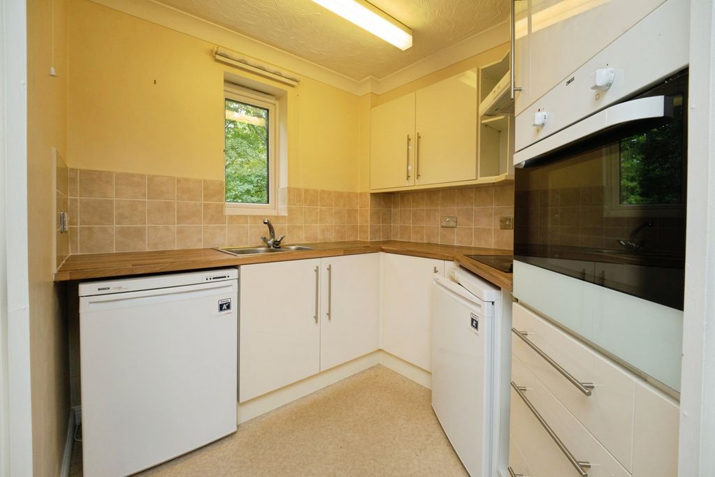 Property photo 3 of 13 Kitchen