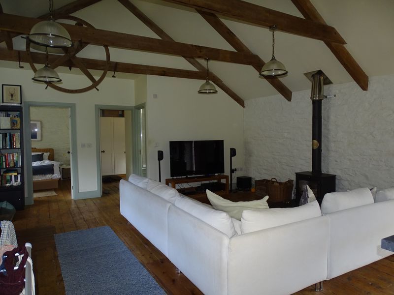 Property photo 3 of 11 Photo 2