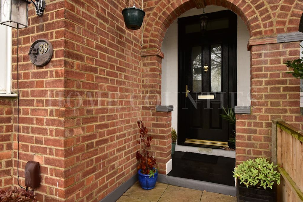 Property photo 2 of 31