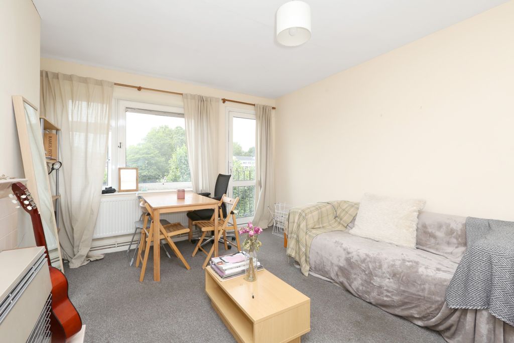 Property photo 3 of 9