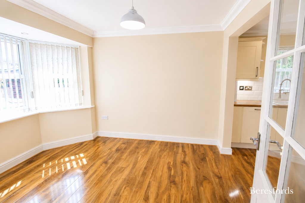 Property photo 3 of 18 Dining Area