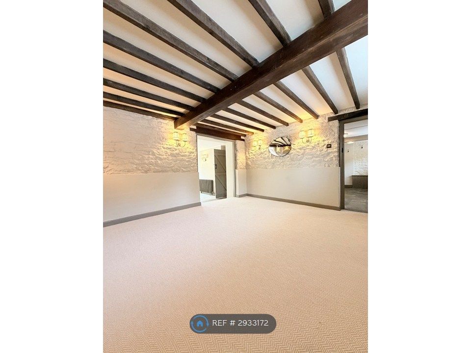 Property photo 3 of 32