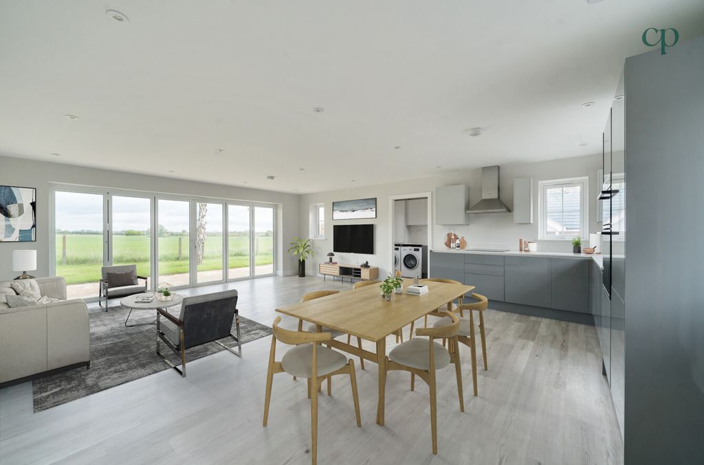 Property photo 3 of 28