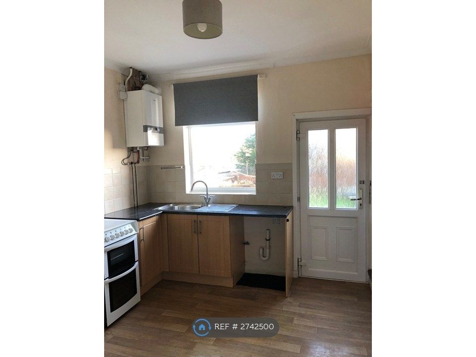 Property photo 3 of 8 Dining Kitchen