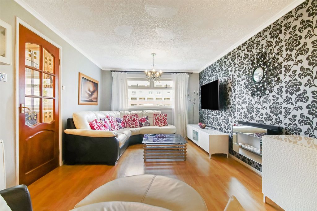 Property photo 2 of 14 2