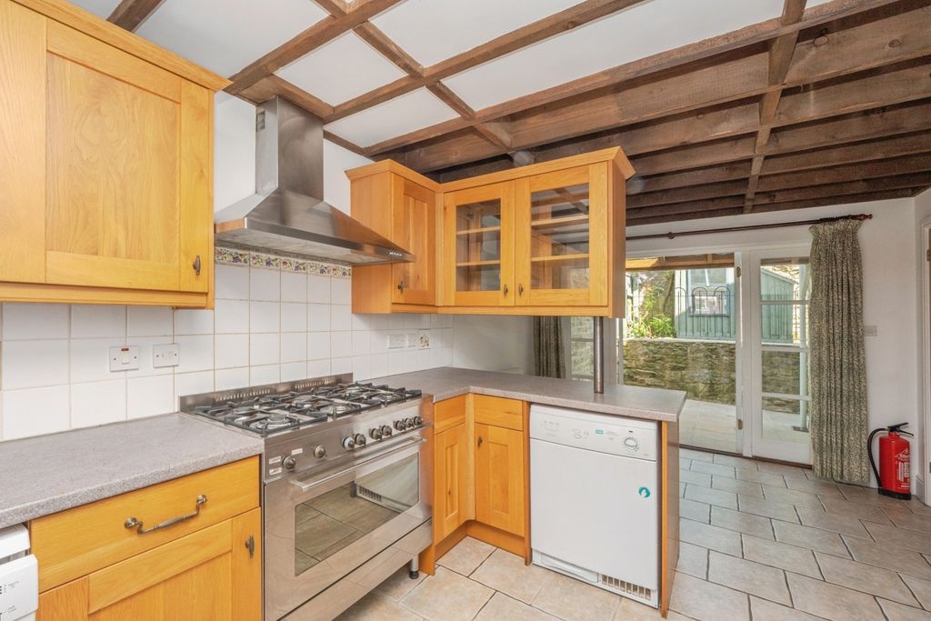 Property photo 3 of 21 Pbox-Img.Jpg