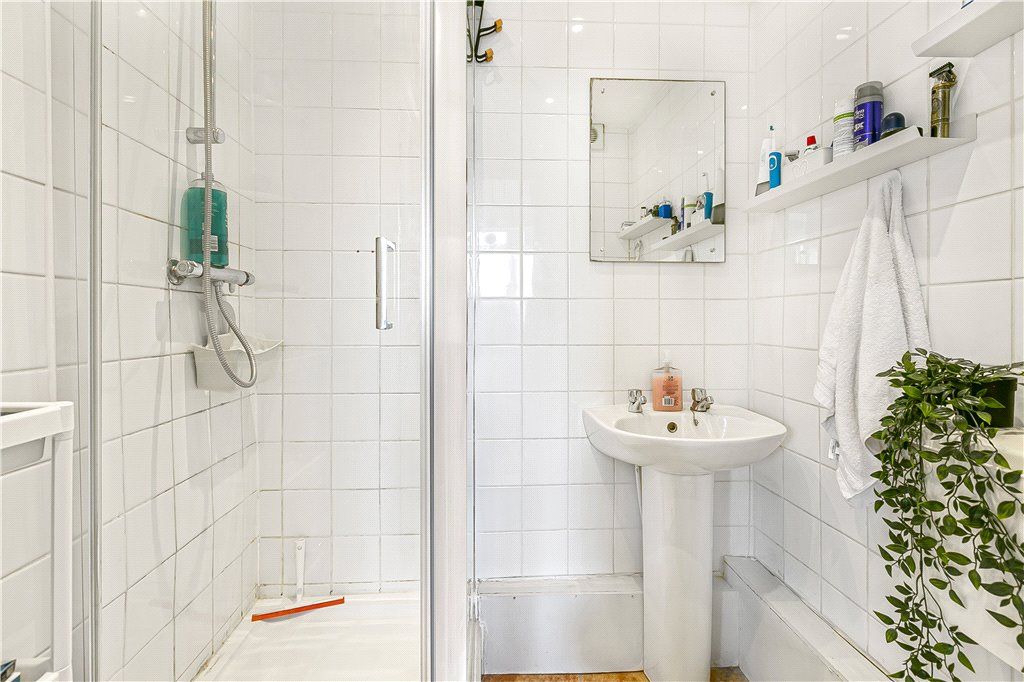 Property photo 3 of 7 Bathroom