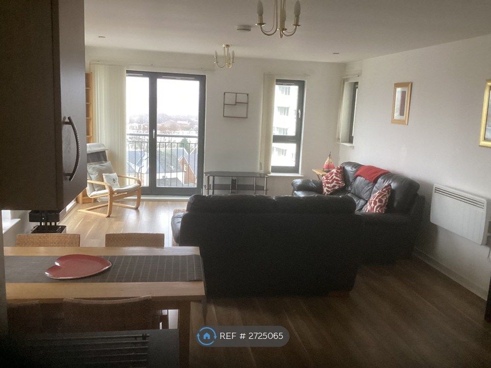 Property photo 3 of 16 Lounge