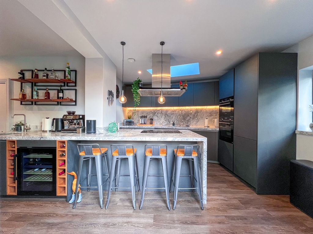 Property photo 2 of 30