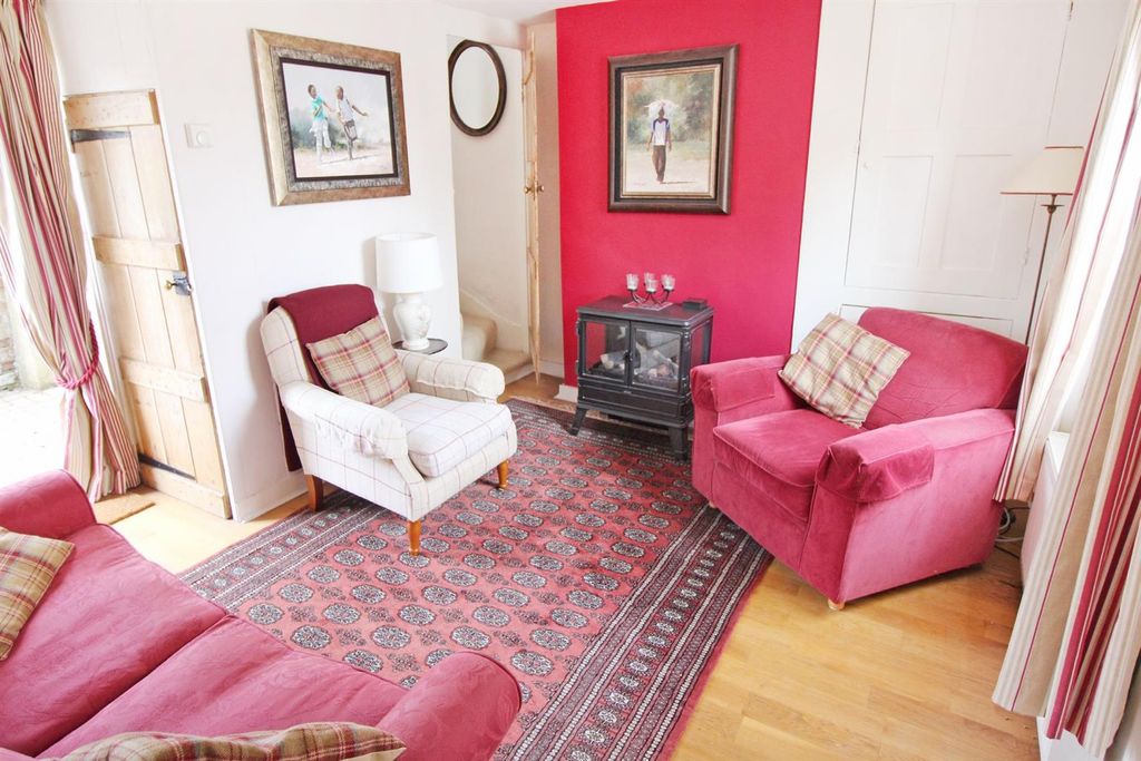 Property photo 3 of 8 Picture 3