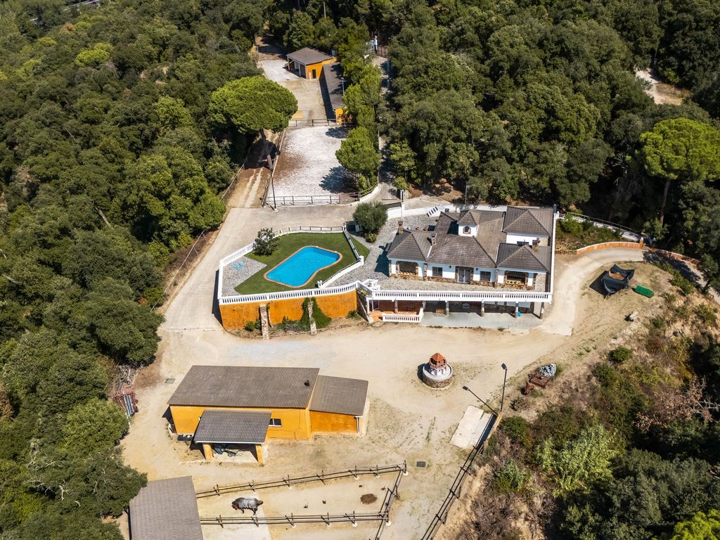 Property photo 1 of 33