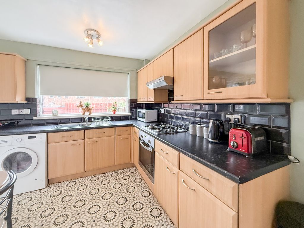 Property photo 3 of 16 Breakfasting Kitchen