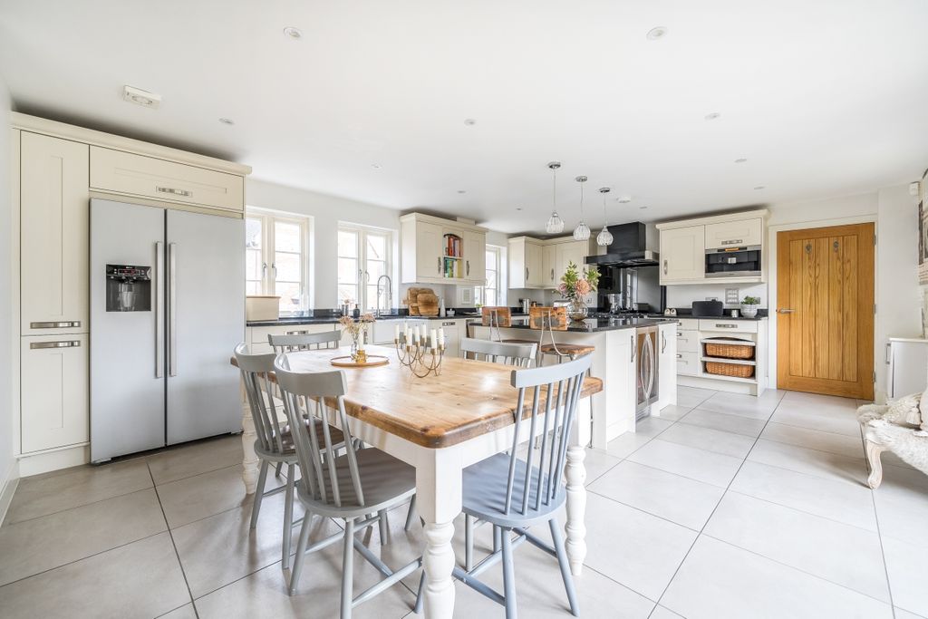 Property photo 2 of 13 Kitchen