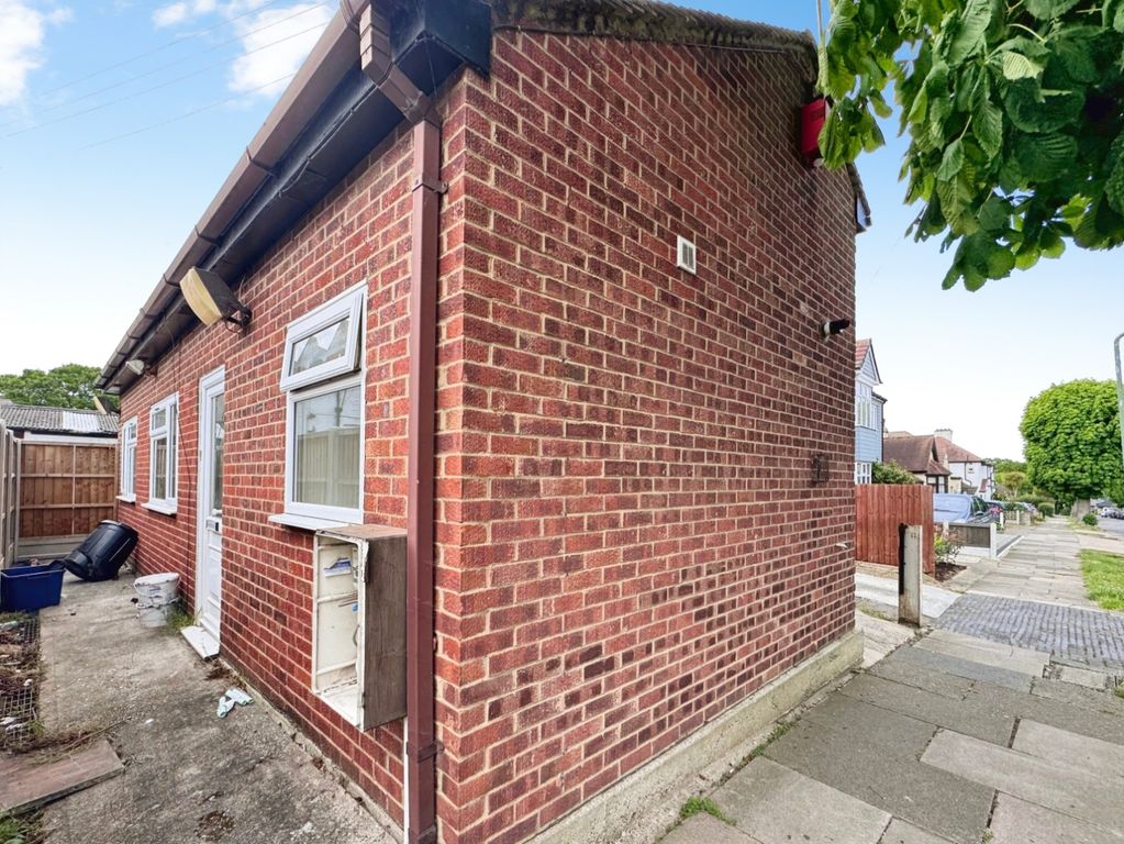 Property photo 1 of 9 Front
