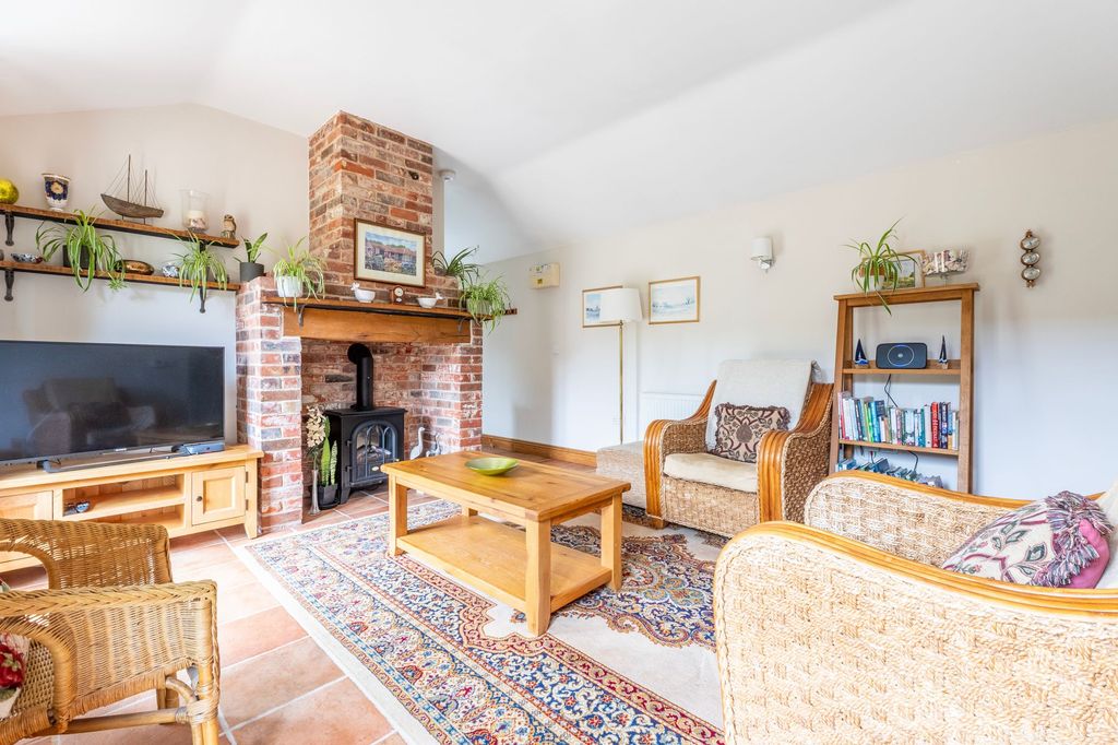 Property photo 3 of 21