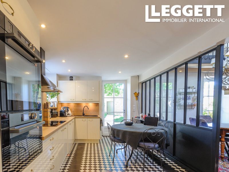 Property photo 2 of 10