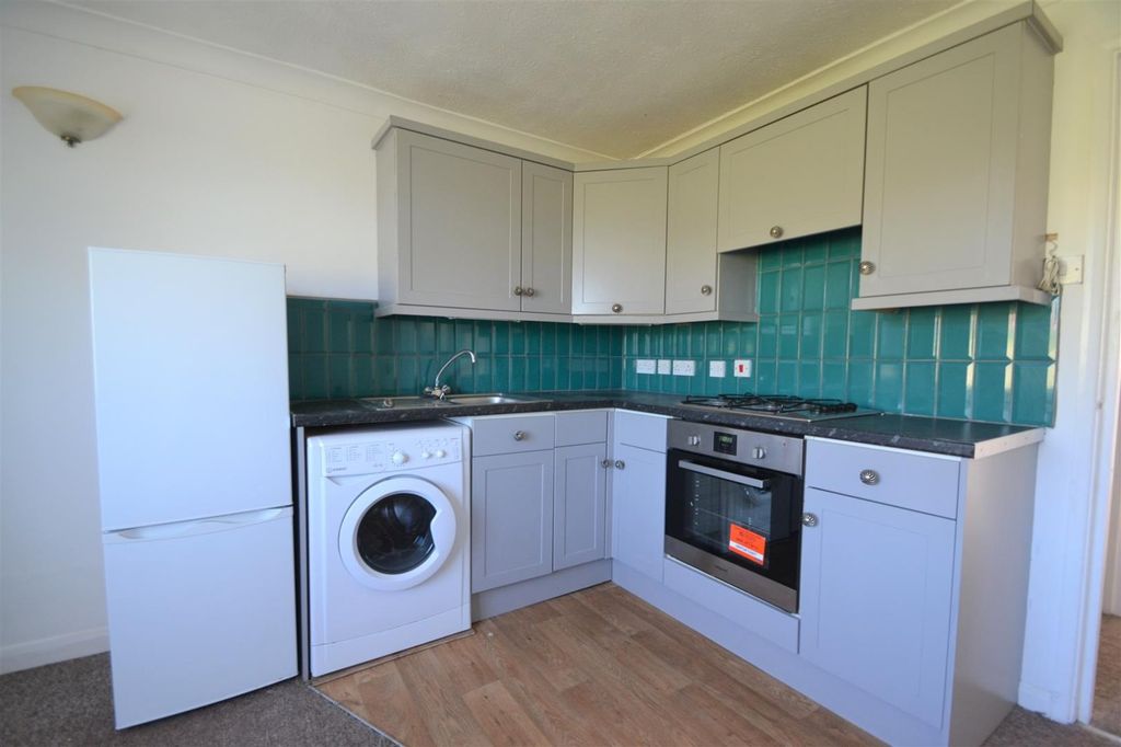 Property photo 2 of 5 Kitchen