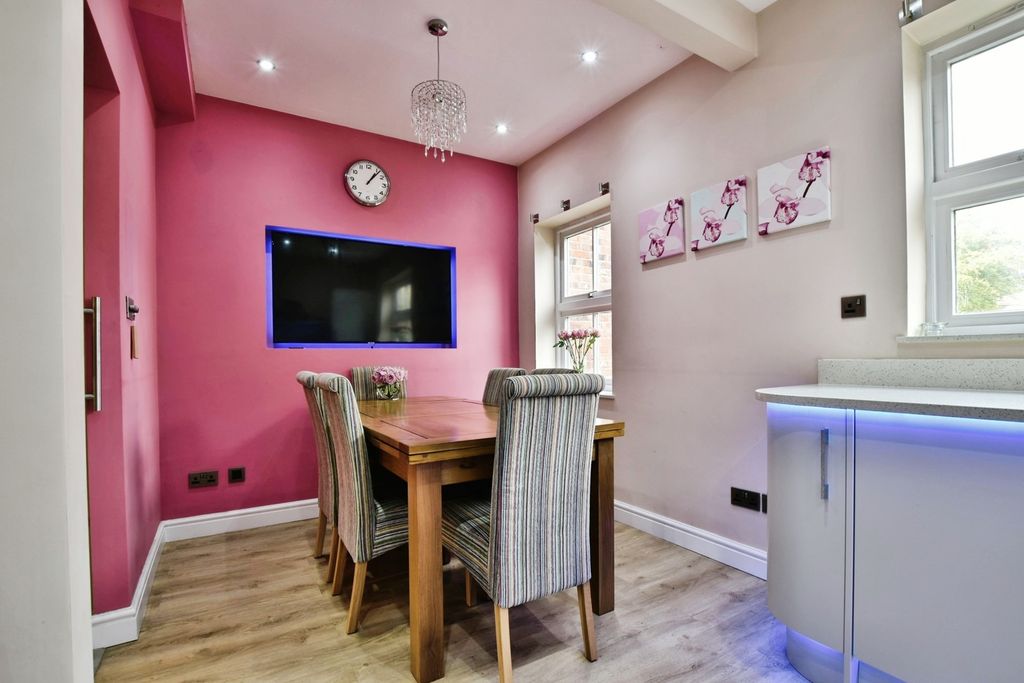 Property photo 3 of 26 Pbox-Img.Jpg