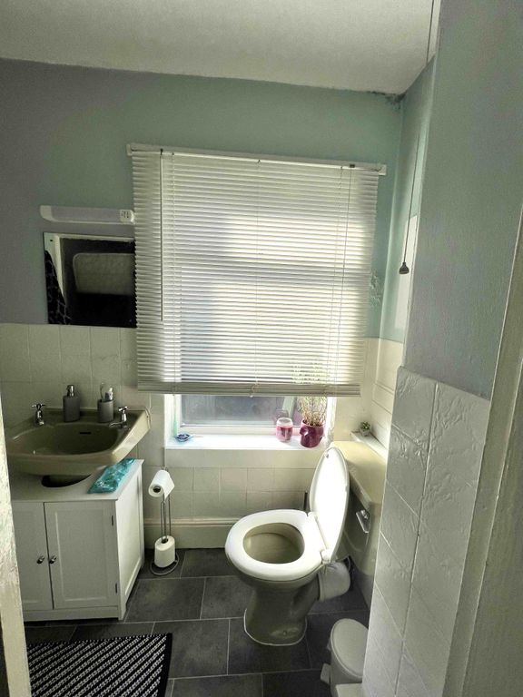 Property photo 3 of 4