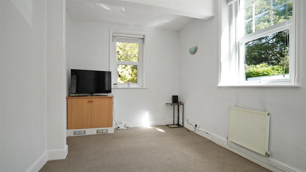 Property photo 3 of 14 Living Room