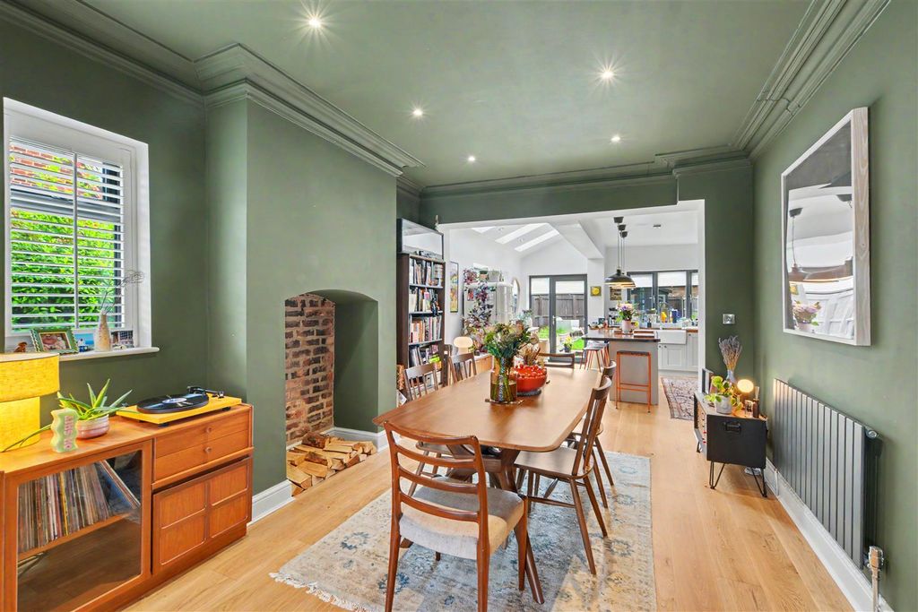 Property photo 3 of 20 Dining Room (1).Jpeg