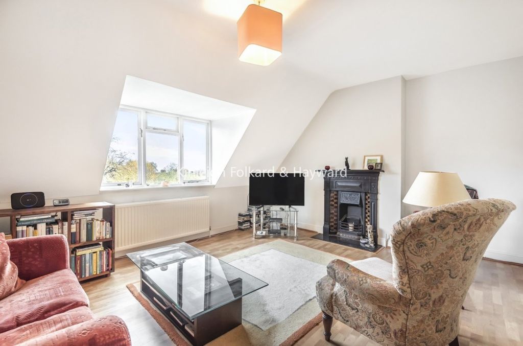 Property photo 2 of 6 Reception