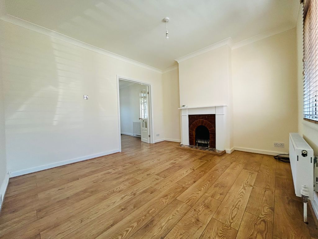 Property photo 3 of 11 Image