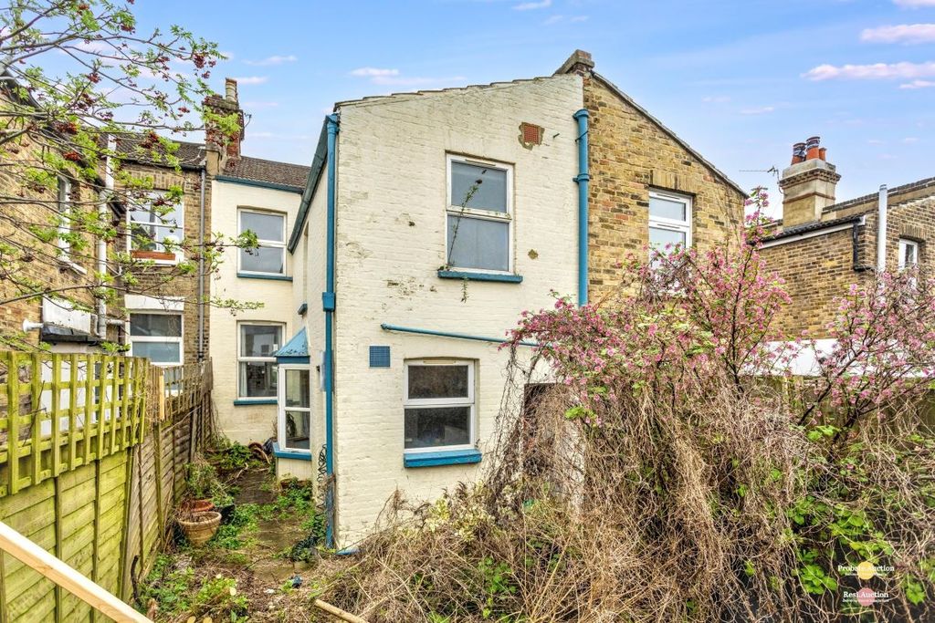 Property photo 3 of 22