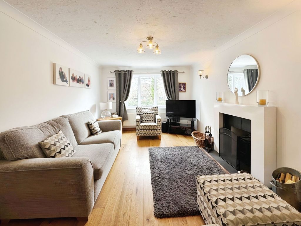 Property photo 2 of 33
