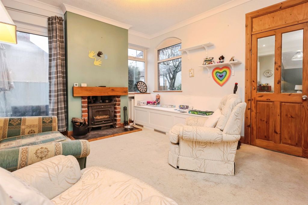 Property photo 2 of 17