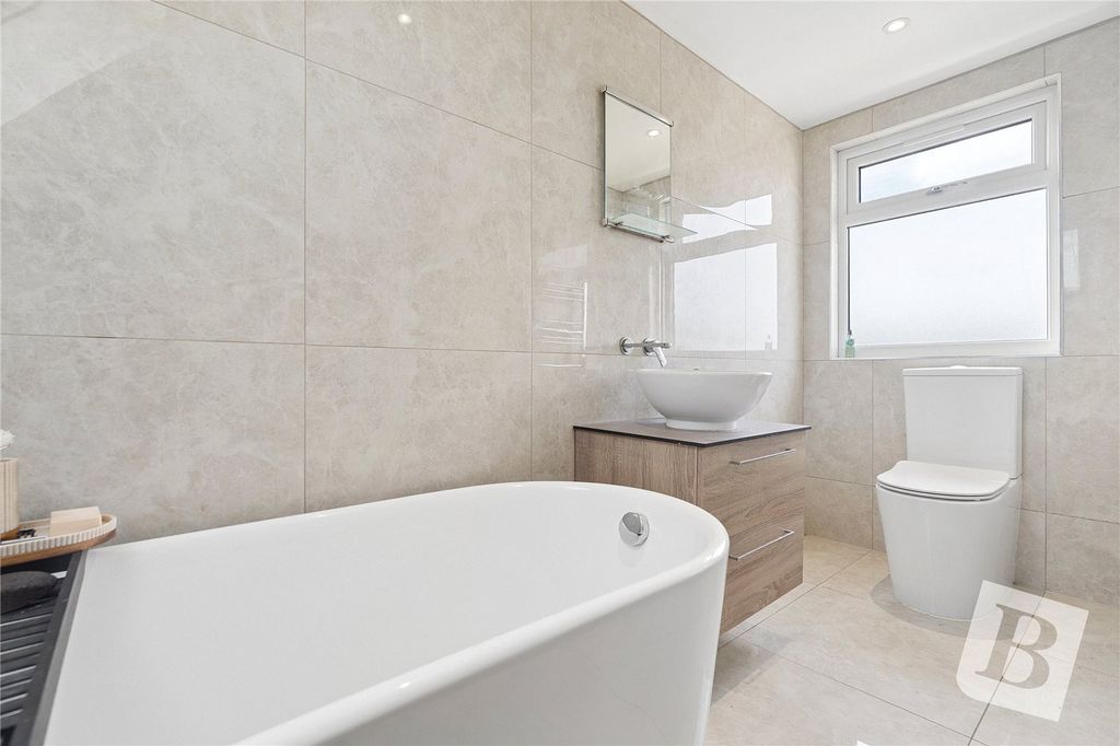 Property photo 3 of 20 Bathroom