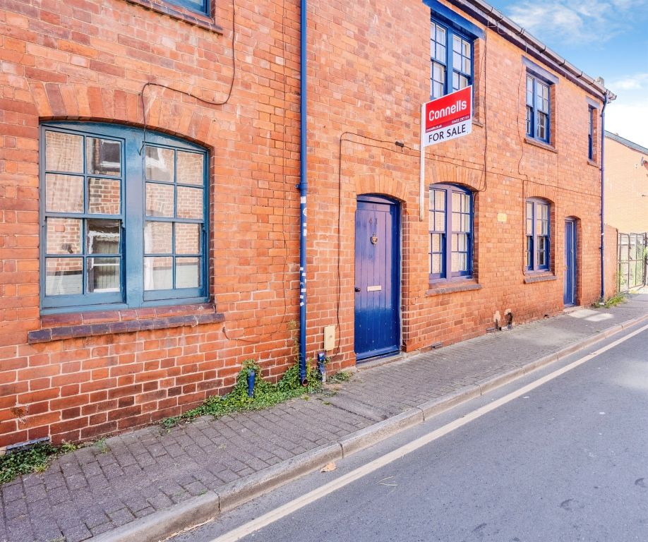 Property photo 1 of 17
